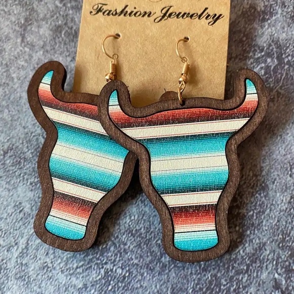 New western Wood steer bull cow earrings - Picture 3 of 3